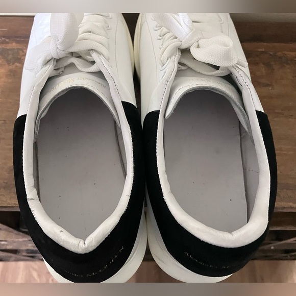 Alexander McQueen White and Gold Detail Sneakers - Picture 5 of 9